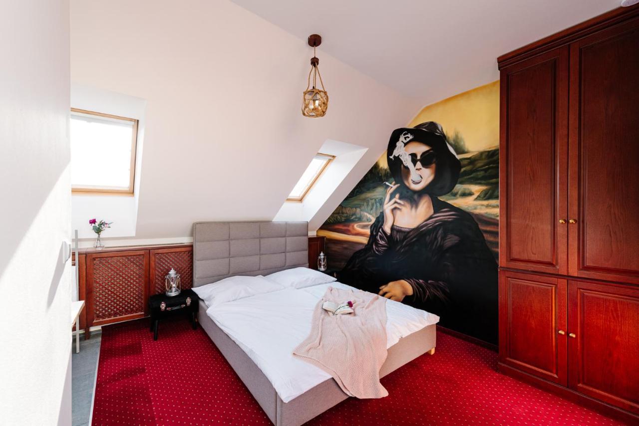Petra Inn Apartments In Historical Palace 布拉迪斯拉发 外观 照片