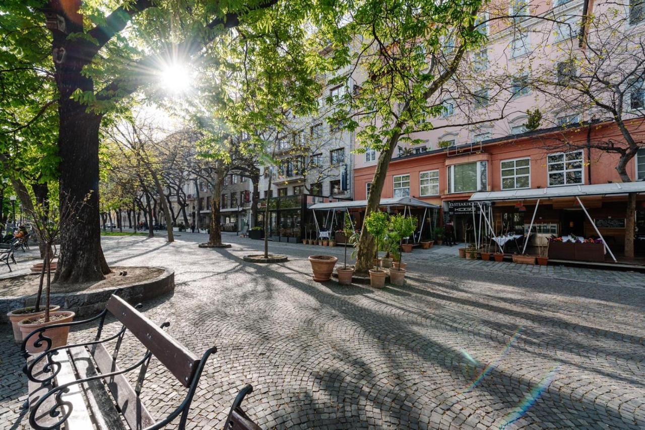 Petra Inn Apartments In Historical Palace 布拉迪斯拉发 外观 照片