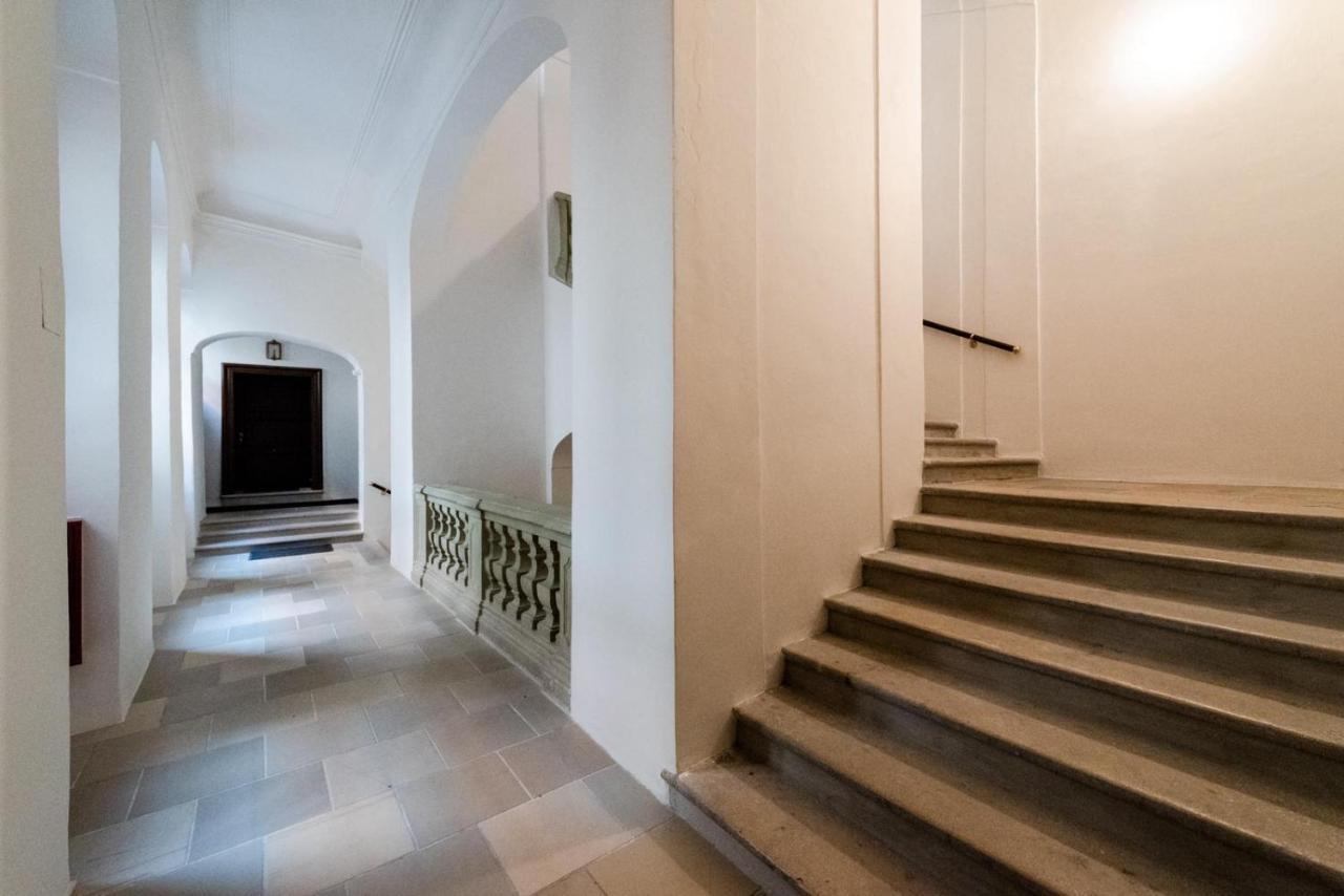Petra Inn Apartments In Historical Palace 布拉迪斯拉发 外观 照片